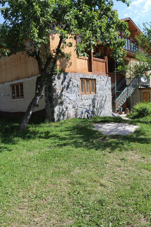 Irina'S Guesthouse Mestia Exterior photo